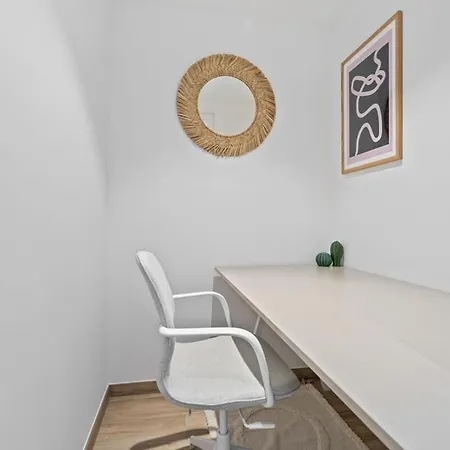 Modern 1br Apt With Balcony Near City Center 룩셈부르크