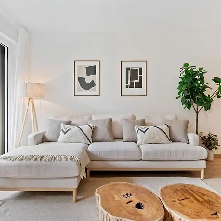 아파트 Modern 1br Apt With Balcony Near City Center